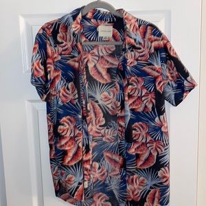American Eagle (MENS SMALL) Hawaiian shirt